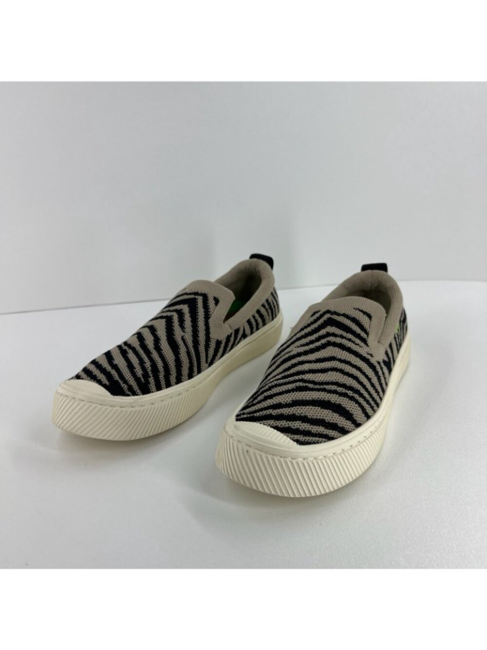Cariuma IBI Slip On Zebra Print Knit Sneakers Womens US 9 Breathable Taupe Black - Picture 3 of 12